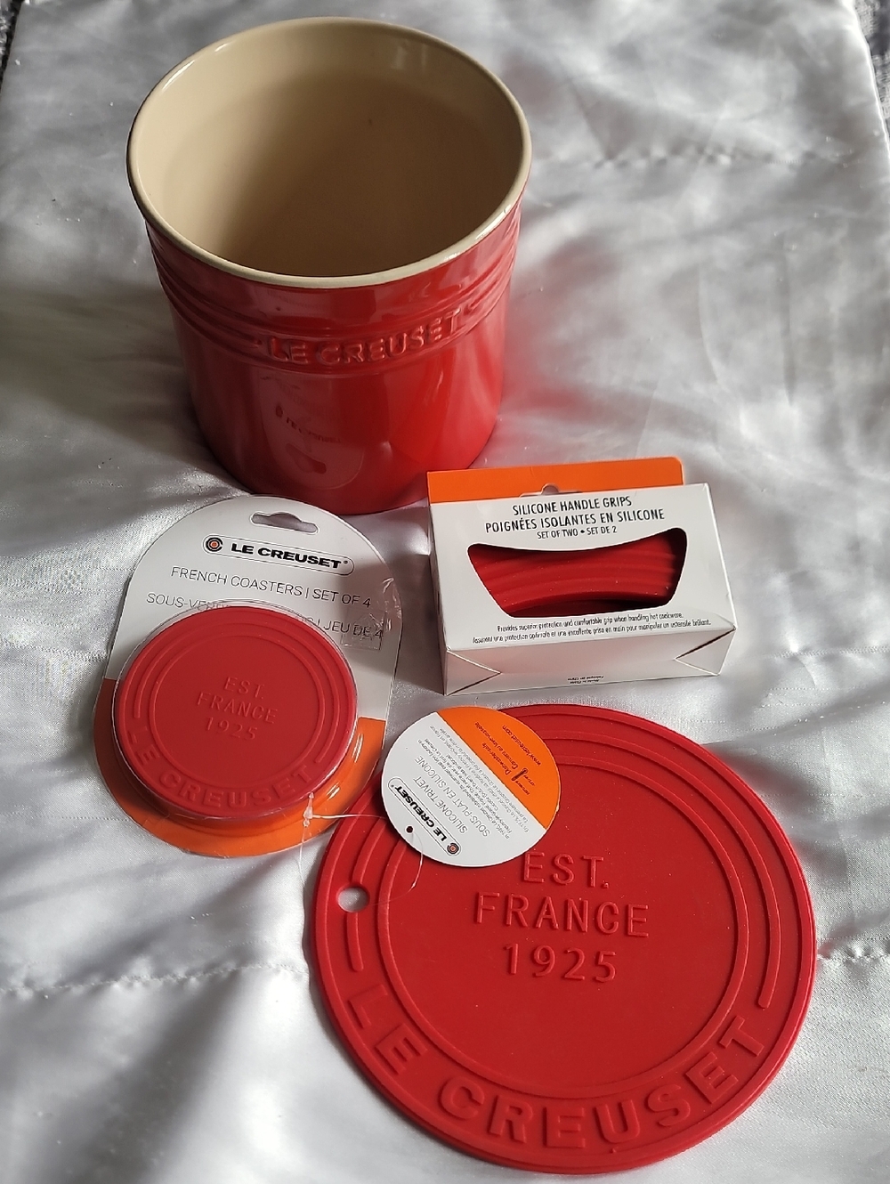 Le Creuset Bright Red Kitchen Accessory Set